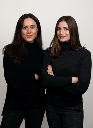 Sarah Röhm (L) and Rebecca Linneweber (R)