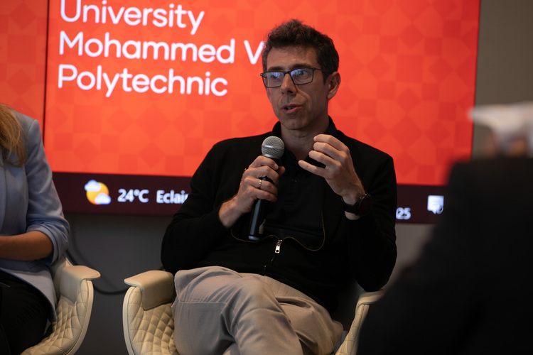 Professor Héctor González-Jiménez presenting the AI and Green Innovation Index at the Doctoral Summit, Africa Business School – University Mohammed VI Polytechnic, Rabat (April 2025).