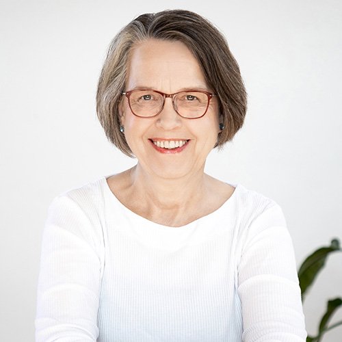Christin Mey - certified trainer, business coach, research associate and lecturer at ESCP